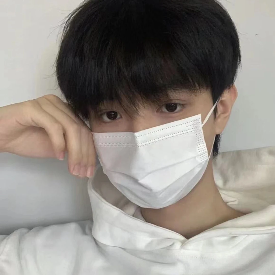 白色口罩女一次性高颜值独立包装学生成人三层防护男女通用风