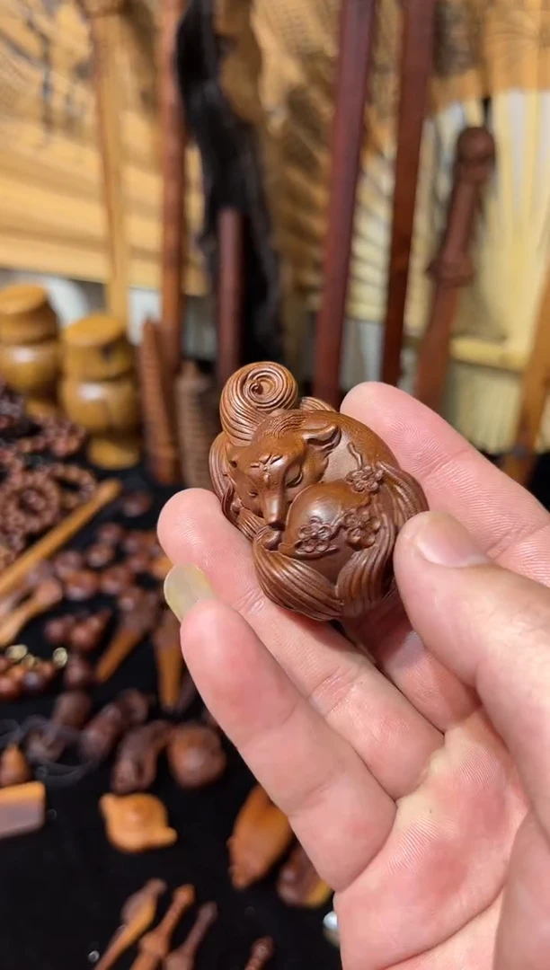 【闪购商品】木枣木狐狸手把件一物一拍