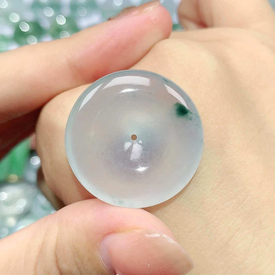 翡翠颈饰未镶嵌平安