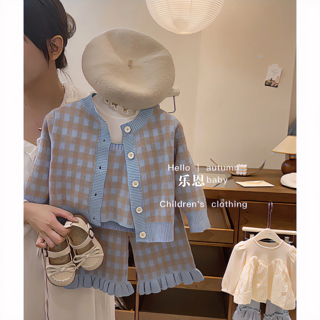 【乐恩童装】秋季新款小清新格子针织套装女童洋气毛衣开衫吊带裤