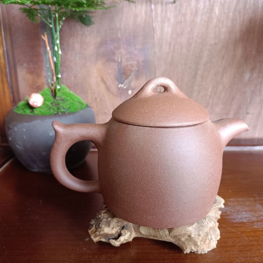 桂林漓岩紫砂新壶注水即变深泡茶十至三十次壶变深包浆开始秦权壶