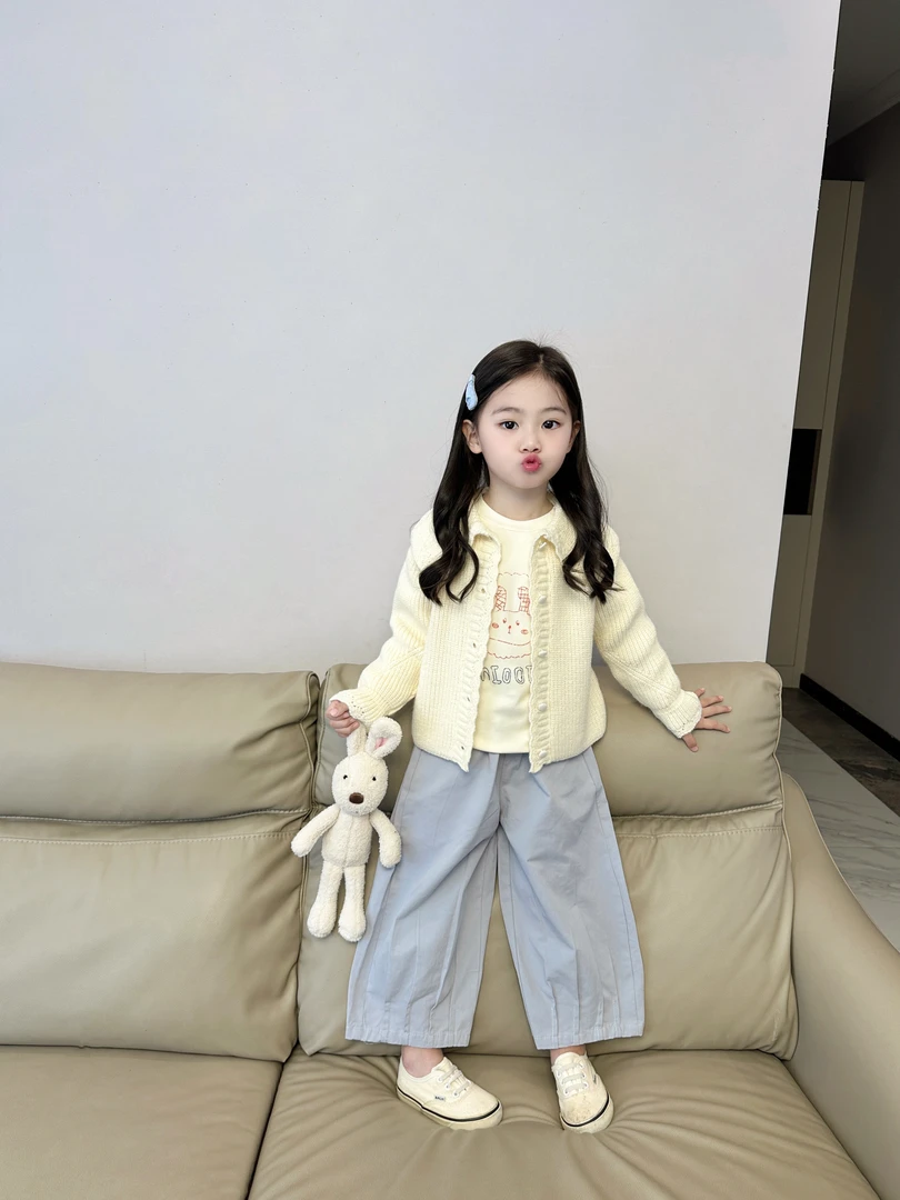 女童春秋衫套装2024秋季新款儿童百搭大翻领针毛衣宽松裤子三件套