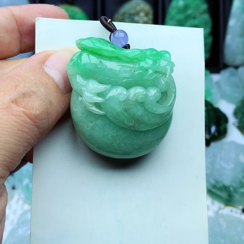 【闪购商品】翡翠挂件未镶嵌)