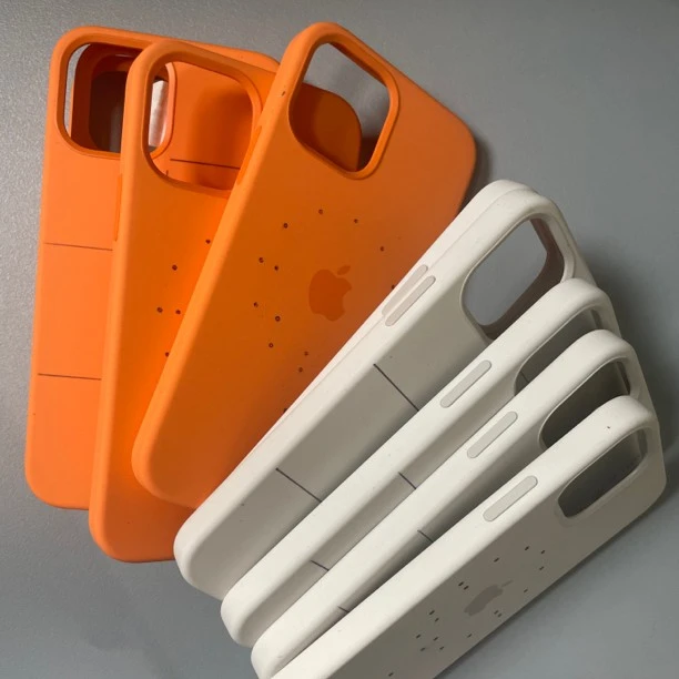95新 Apple/苹果 适用iPhone12/13系列专用MagSafe涂鸦硅胶保护壳