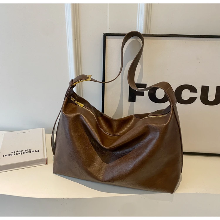 真皮质感大托特包2024新款休闲百搭单肩斜挎高级感通勤包女包上课