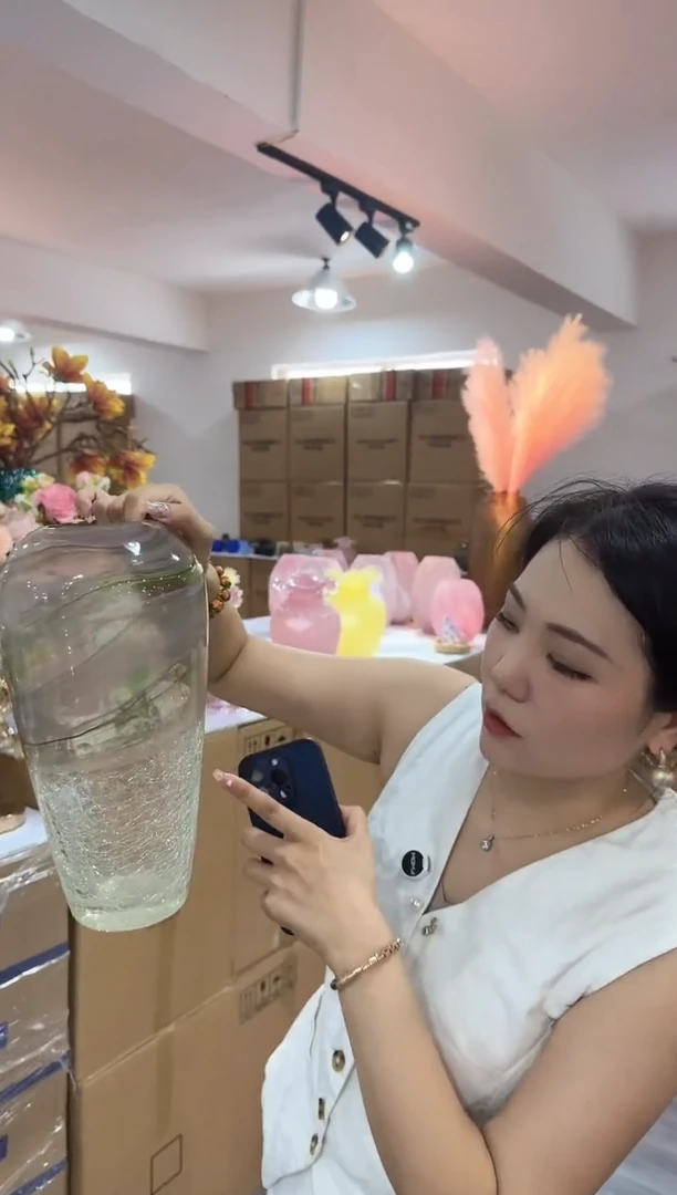 【闪购商品】瑞花瓶E-20晚