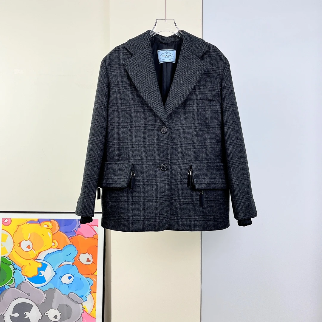 99新 Prada/普拉达 毛呢外套/38码/成色99/Xspa1519