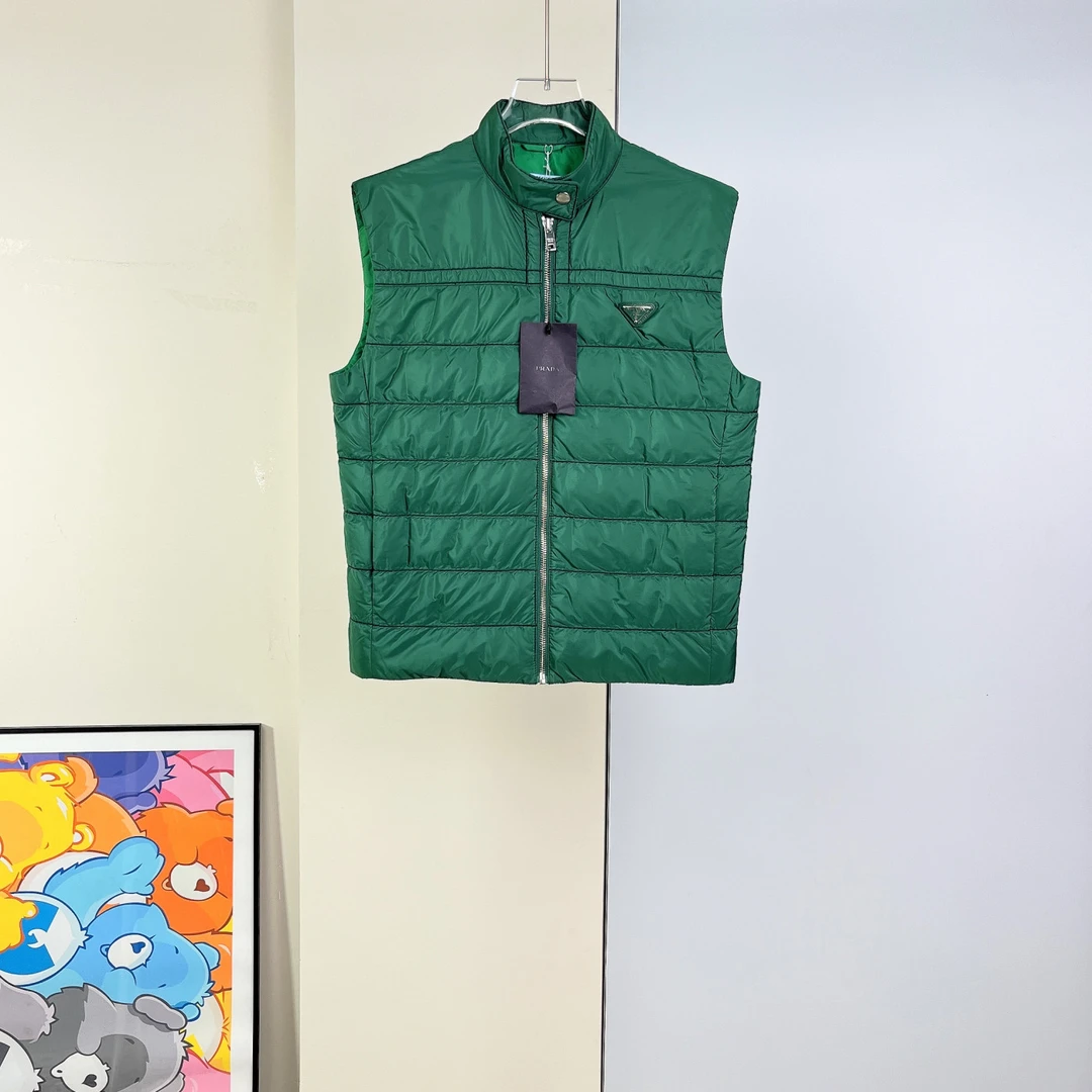 全新未使用 Prada/普拉达 羽绒马甲/40码/Xsp29180