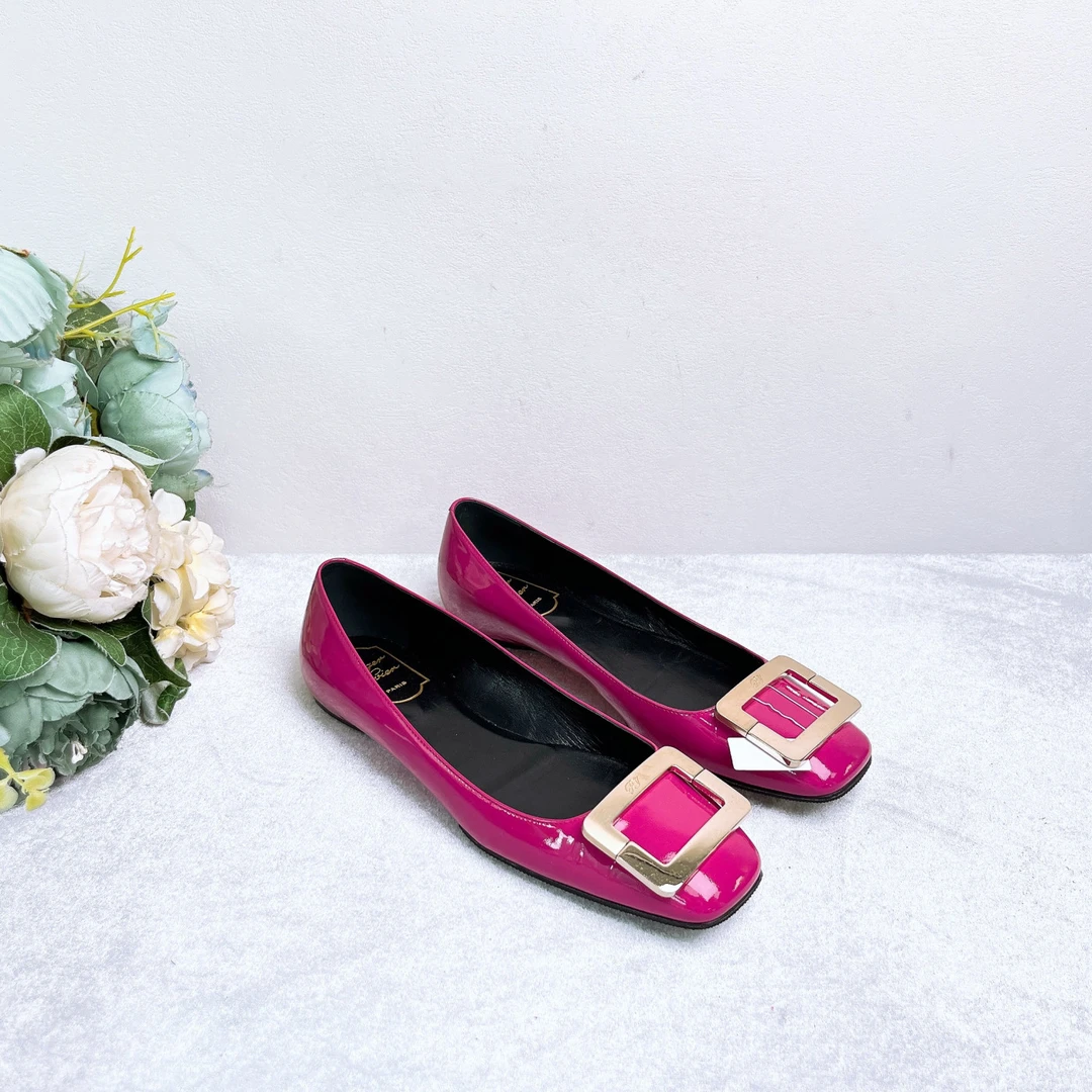 95新 Roger Vivier/罗杰·维威耶 平底鞋/38码/成色95/Xspa2588