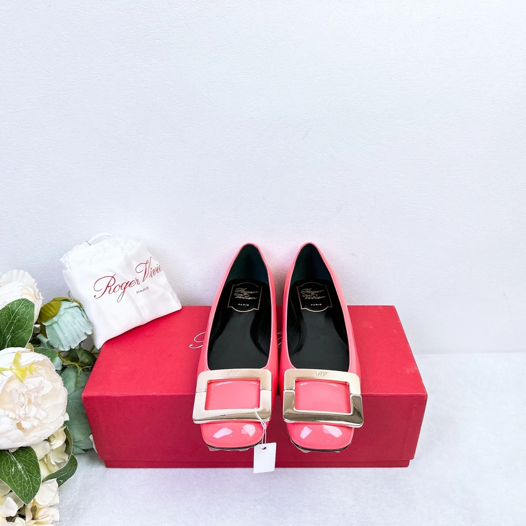 全新未使用 Roger Vivier/罗杰·维威耶 平底鞋35码/成色/Xspr1770