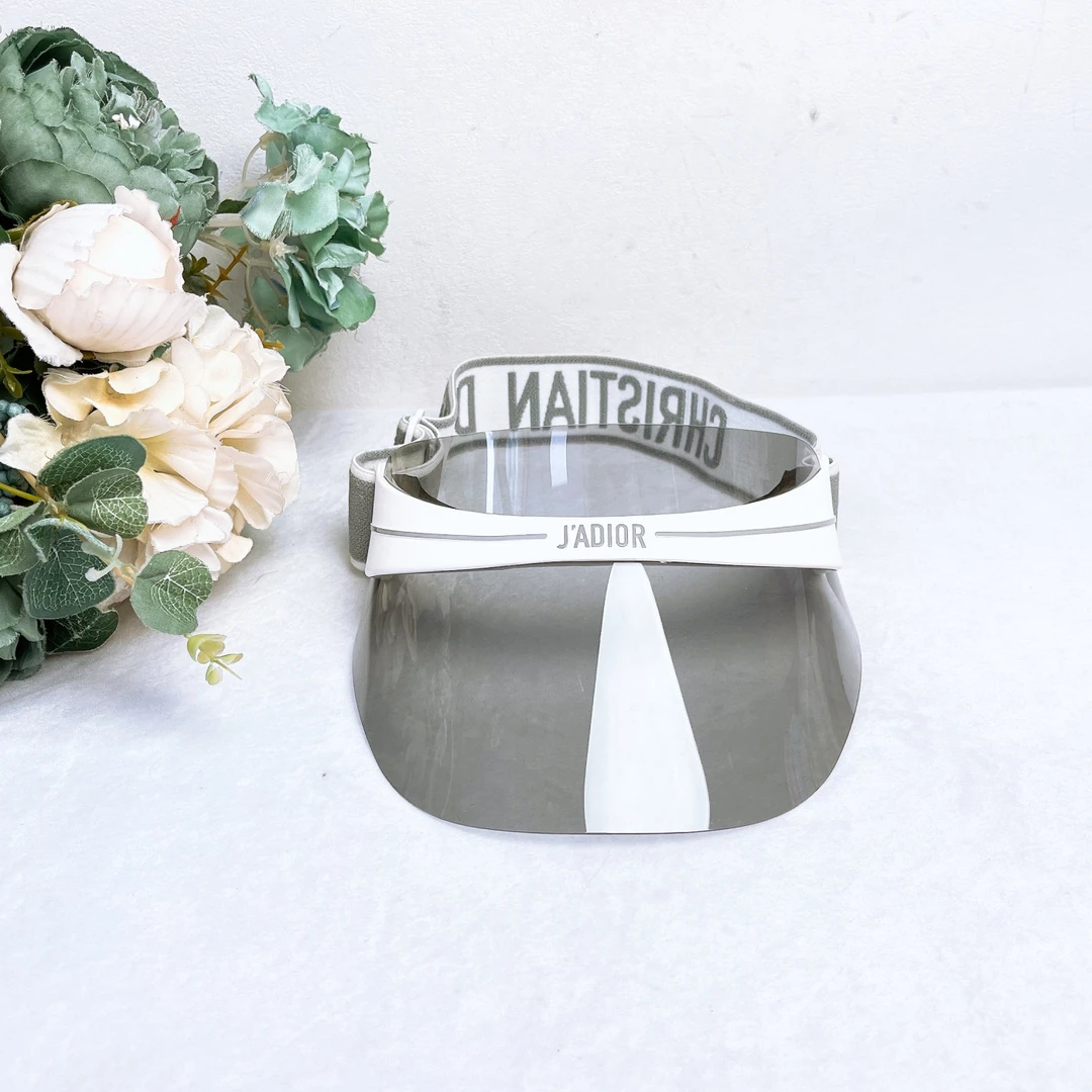 99新 DIOR/迪奥 太阳帽/码/成色99/XspA2655