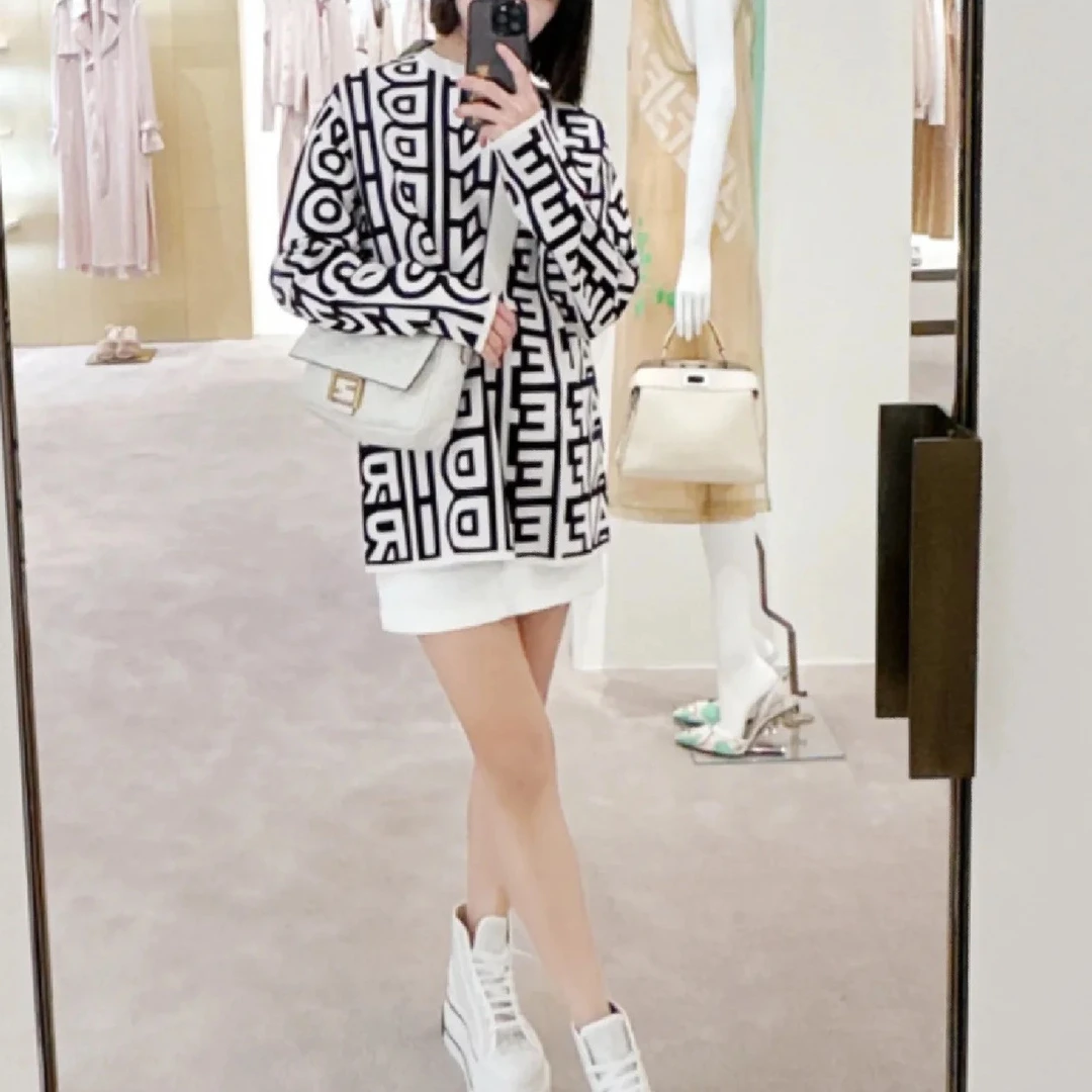 未使用 FENDI/芬迪 满印套头针织上衣/38码/Xsp31112