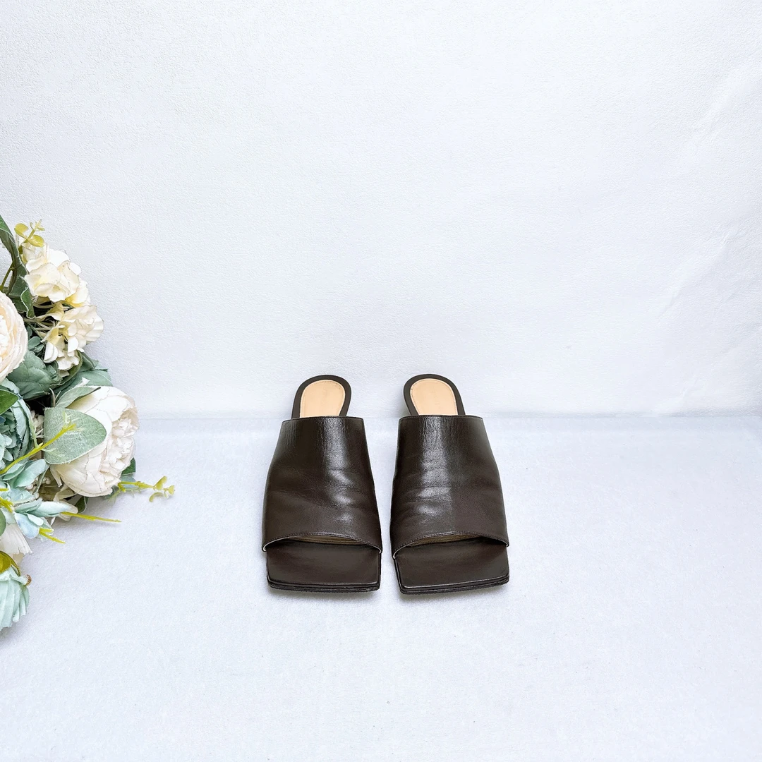 95新 BOTTEGA VENETA/葆蝶家 低跟拖鞋/38码/Xspr2760