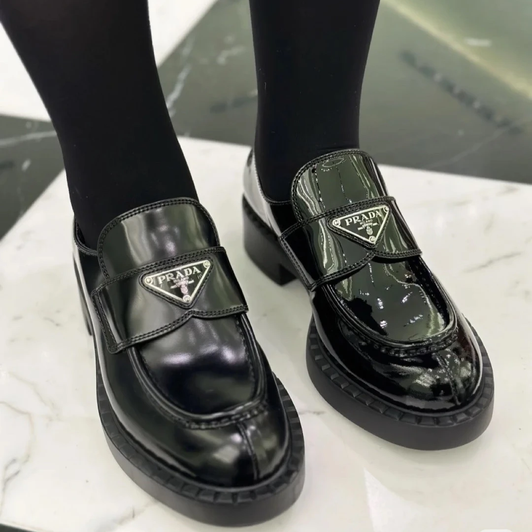 全新未使用 Prada/普拉达 乐福鞋/35.5码/成色/Xsp27391