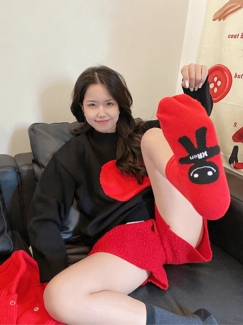 新年红色袜子男女蛇年本命好运踩小人大红袜潮流网红运动中筒棉袜