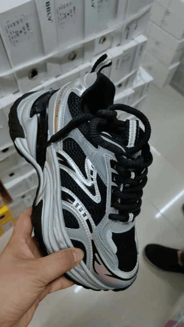 0717-10      时尚百搭气质休闲女鞋   怡    8907/241447