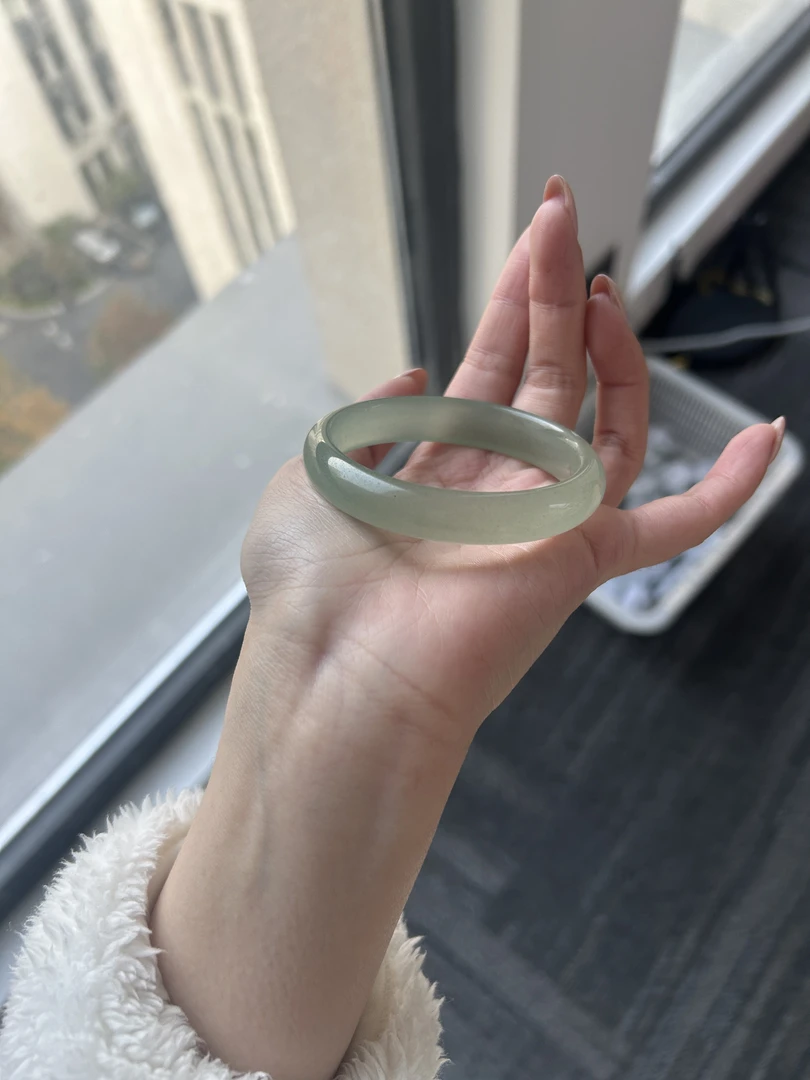 【东陵玉】纯天然玉石鸭蛋青手镯晴水绿色细料浅绿美人镯多样性发货