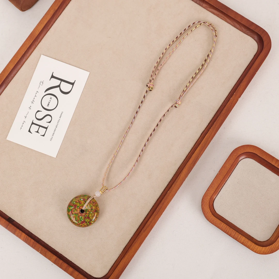 合金项链 玉楼东合金项链 CY131  红绿色色大漆珠平安扣项链