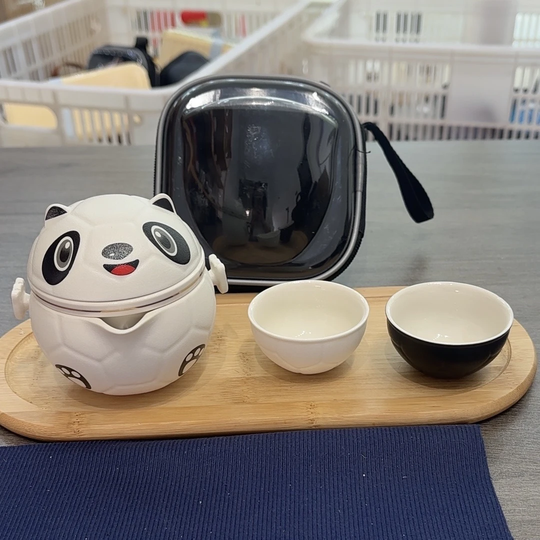 B64 旅行茶具套装熊猫足球两杯