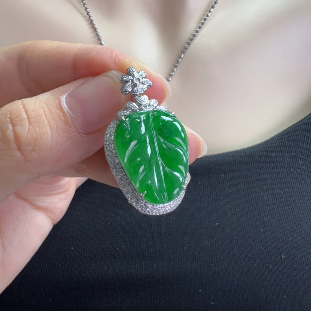 翡翠吊坠(不含链)18K金镶嵌f**r