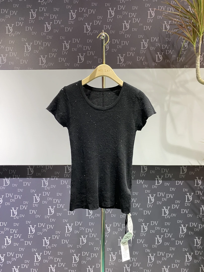 24新款圆领显瘦时尚百搭上衣Y003A20309