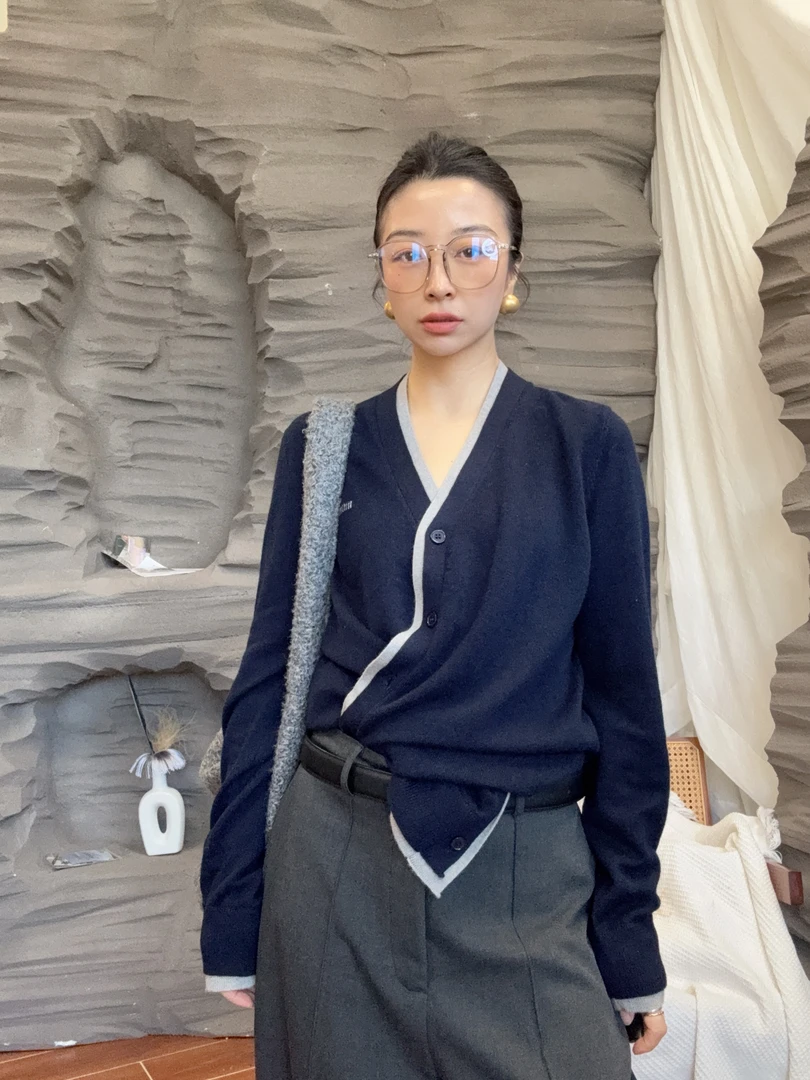 （MM女孩）藏蓝M女孩风羊毛混纺极简开始