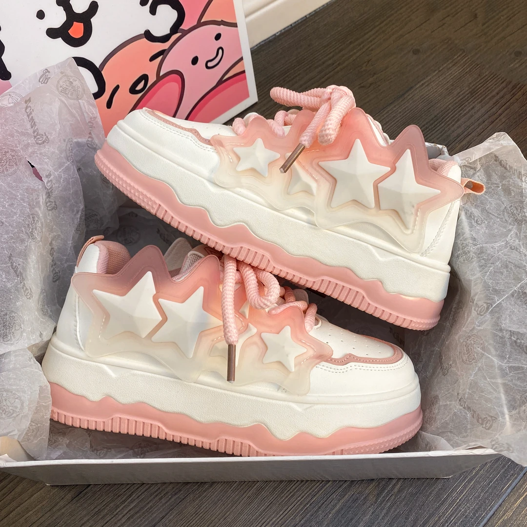 人本春季多巴胺休闲板鞋女2025新款爆款透气星星鞋厚底百搭小白鞋