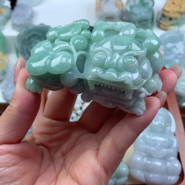 翡翠吊坠(不含链)未镶嵌红*