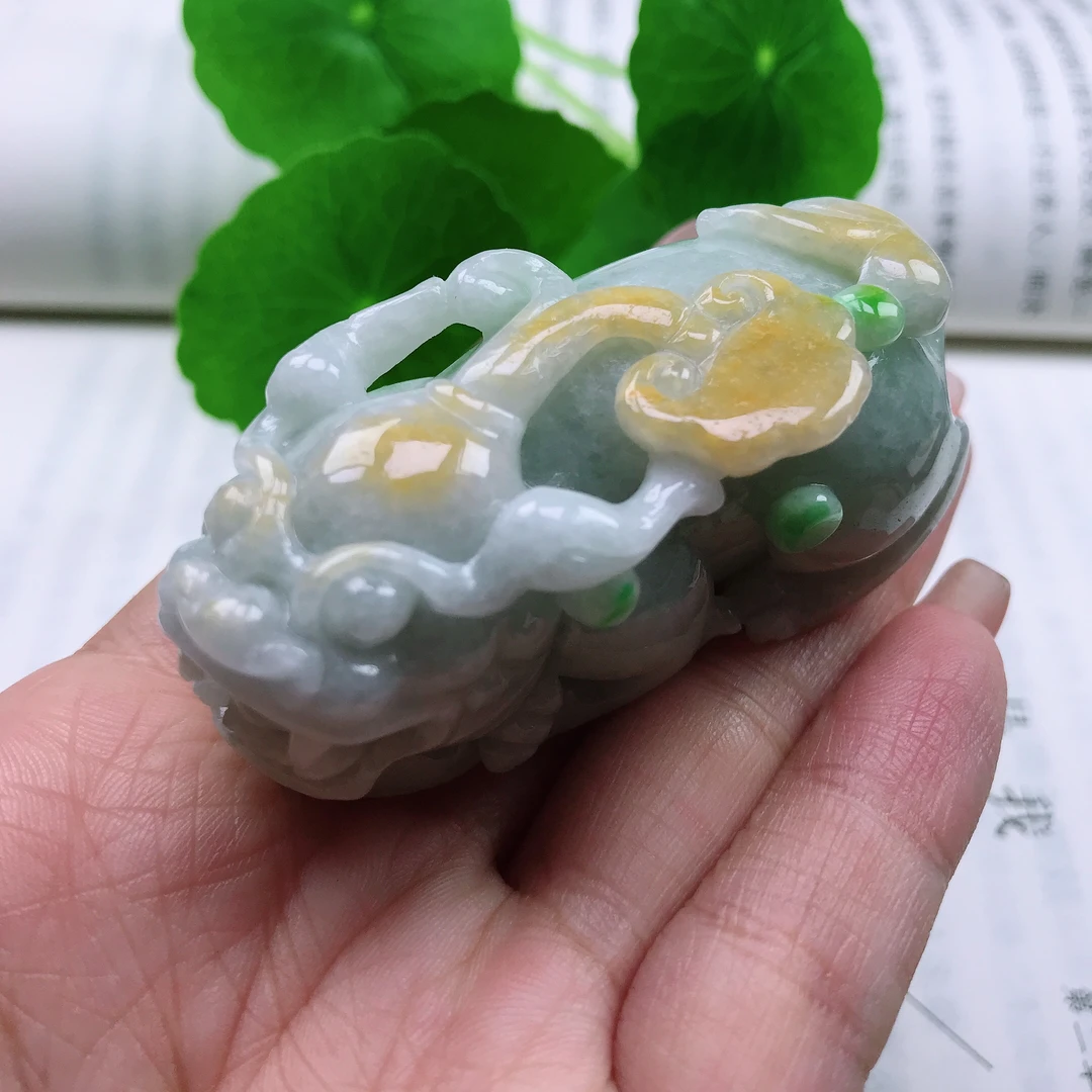 翡翠A货冰润画面感加绿招财貔貅手把件57.6-26-27