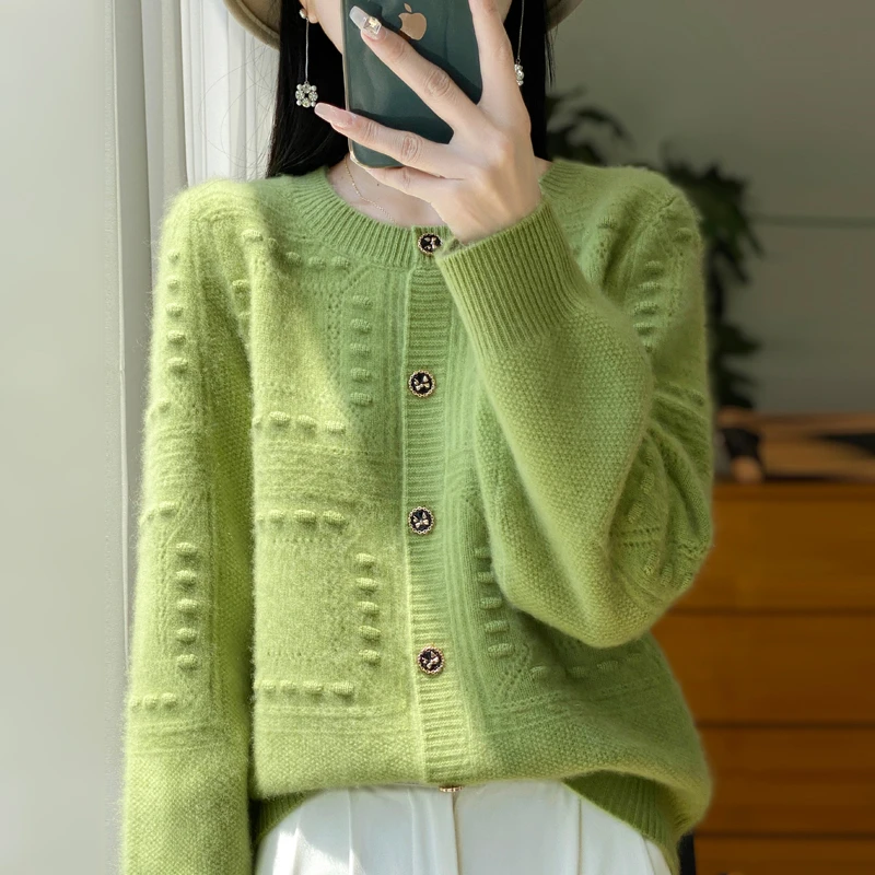 韩式高级感~秋冬季新款重工勾花镂空100%羊毛开衫女圆领宽松毛衣