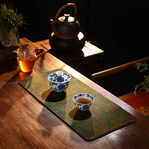 香云纱桑蚕丝绿底龙纹茶席48x23