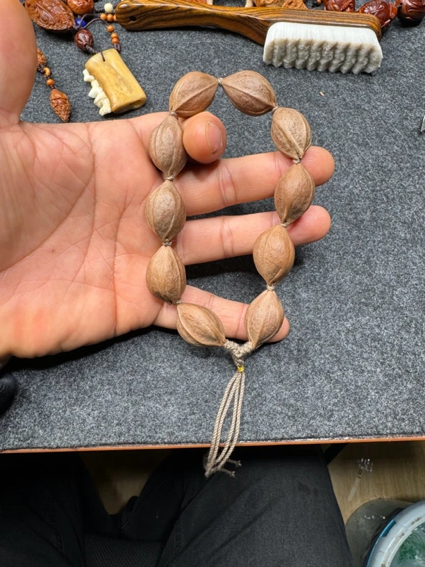 百年老树铁核素核手串