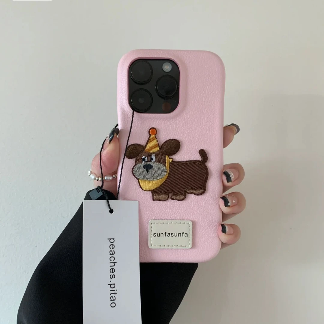 ins卡通皮质刺绣狗狗适用iPhone14手机壳13promax新款15苹果12/11