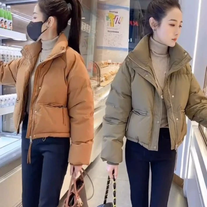 2023年新款冬季女士羽绒衣服小个子短款白鸭绒纯色立领面包服外套
