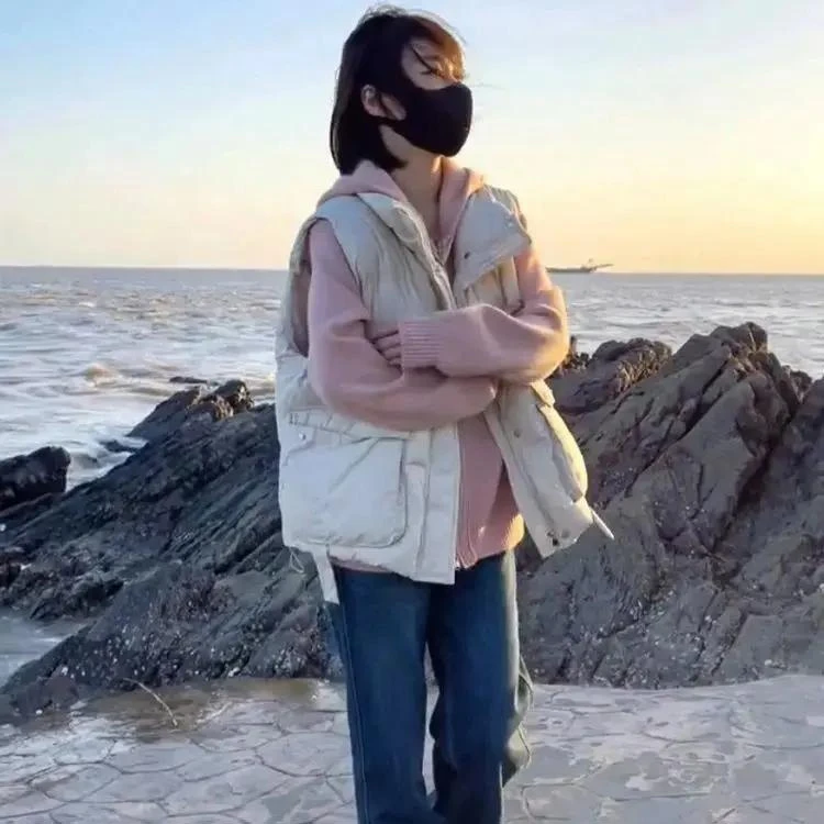 白鸭绒羽绒马甲女外穿短款2023秋冬新款韩版百搭宽松马夹背