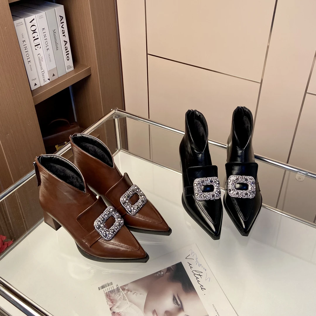 跟高5厘米 粗跟短靴女2024年秋冬季新款水钻尖头百搭真皮女靴