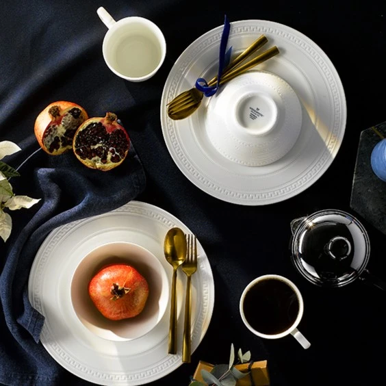 Wedgwood【米亚Mia】意大利浮雕2-8人食骨瓷餐具盘子件套结婚礼物