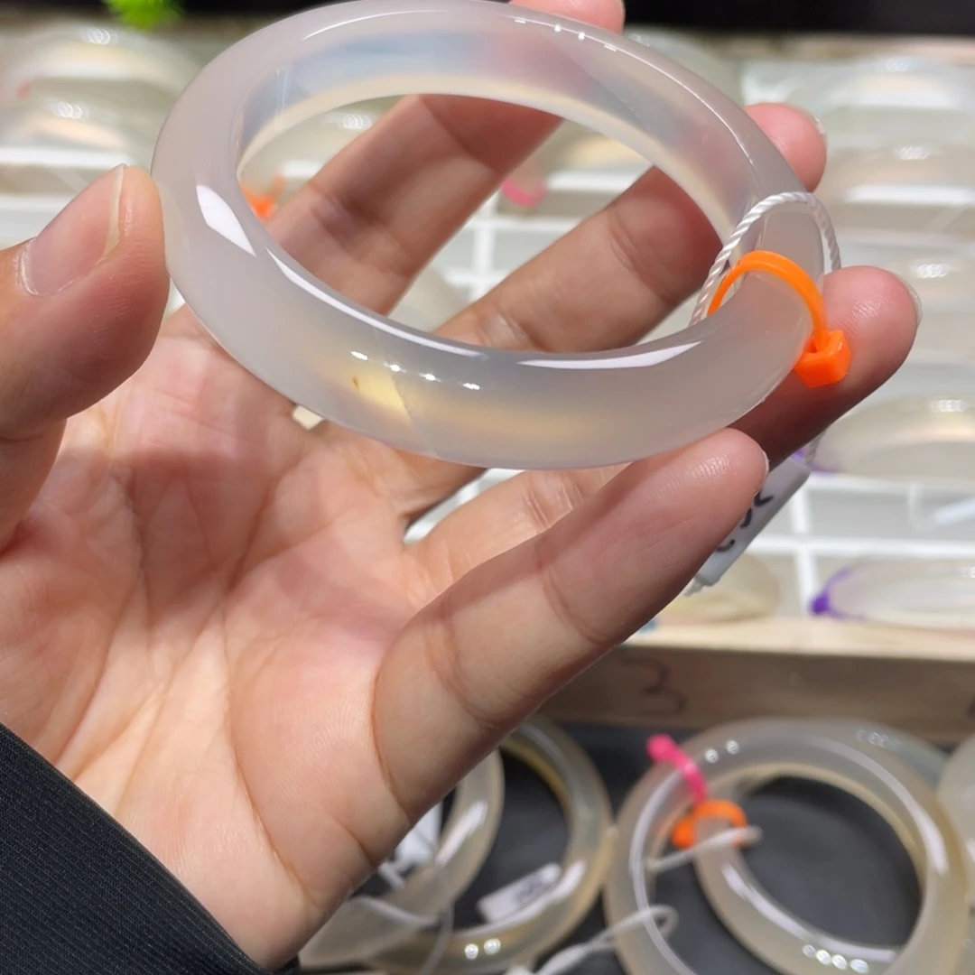 玛瑙/玉髓手镯未镶嵌光