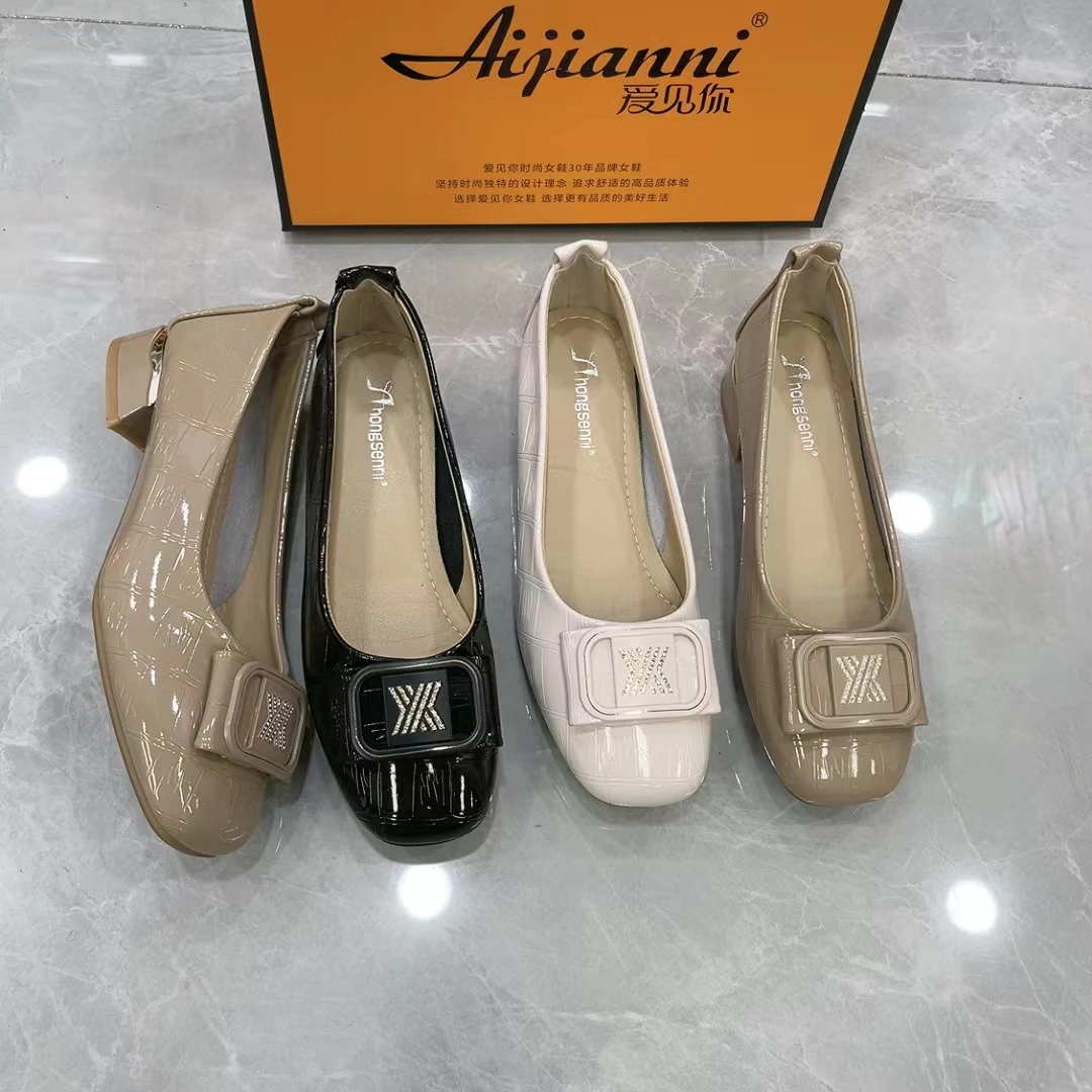 高品质新款时尚粗跟百搭妈妈鞋软皮软底舒适中年浅口鞋低跟单鞋