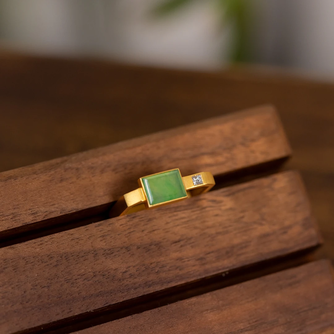 钦点戒指-18K天然A货翡翠-绿方牌方戒指-aq