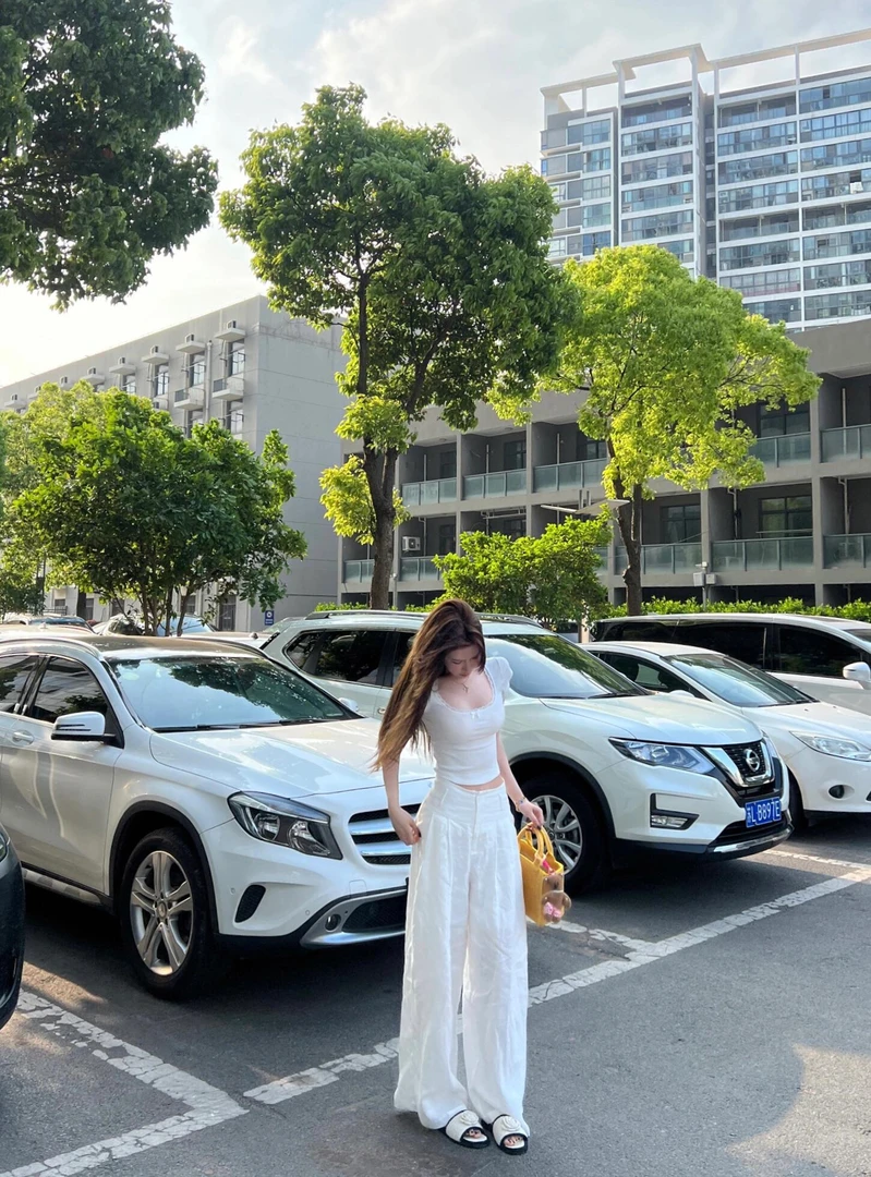 甜辣妹白色蕾丝边短款T恤上衣2025夏季新款高腰显瘦直筒阔腿裤女