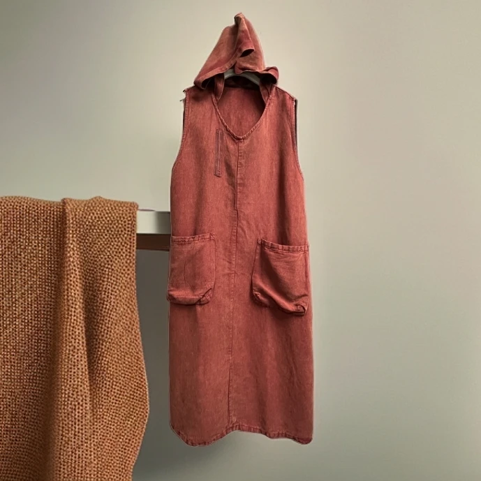 麻炒色包边连帽马甲（衣长115，胸围125CM）宽松连衣裙