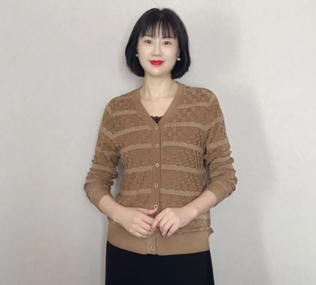 款号：23047莱赛尔天丝长袖T恤秋款显瘦女开衫春秋气质针织时尚