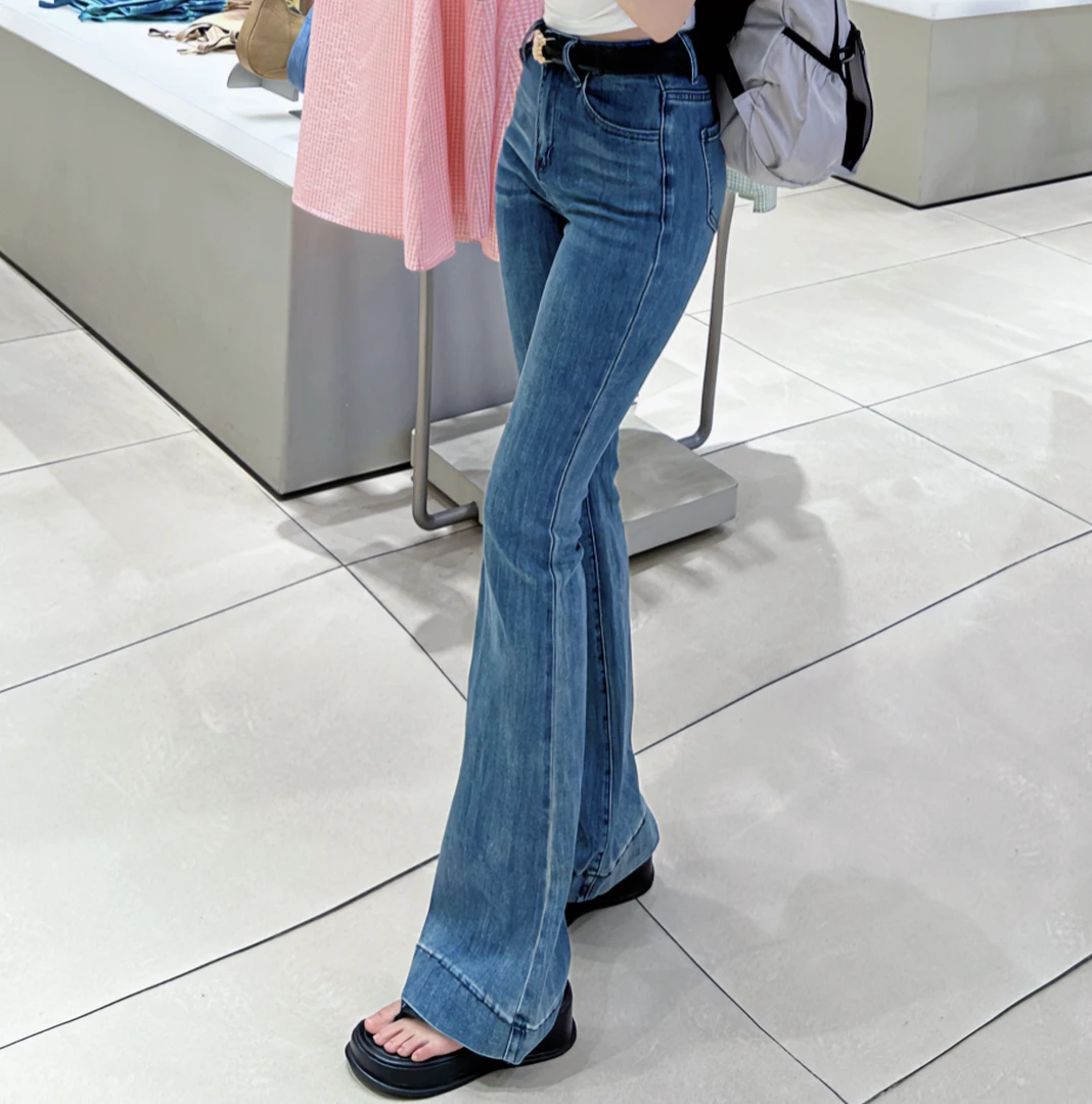 【LI JIE】2025设计感浅色系显瘦春夏季高腰微喇牛仔裤