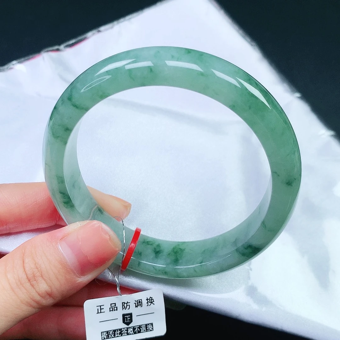 翡翠手镯未镶嵌58圈