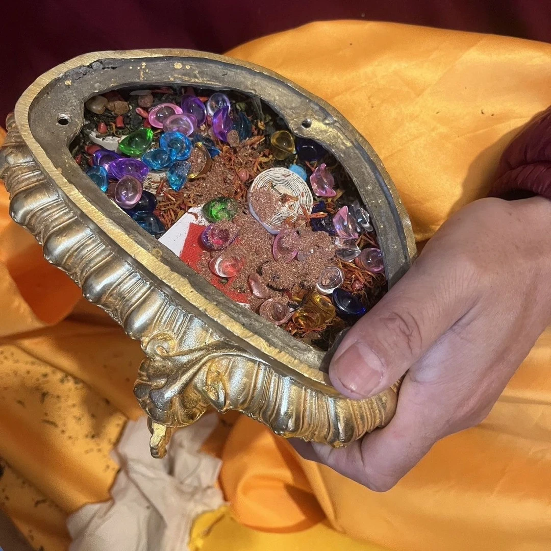 佛像装藏用品专拍。备注佛像名称 各种宝石。柏香粉一套