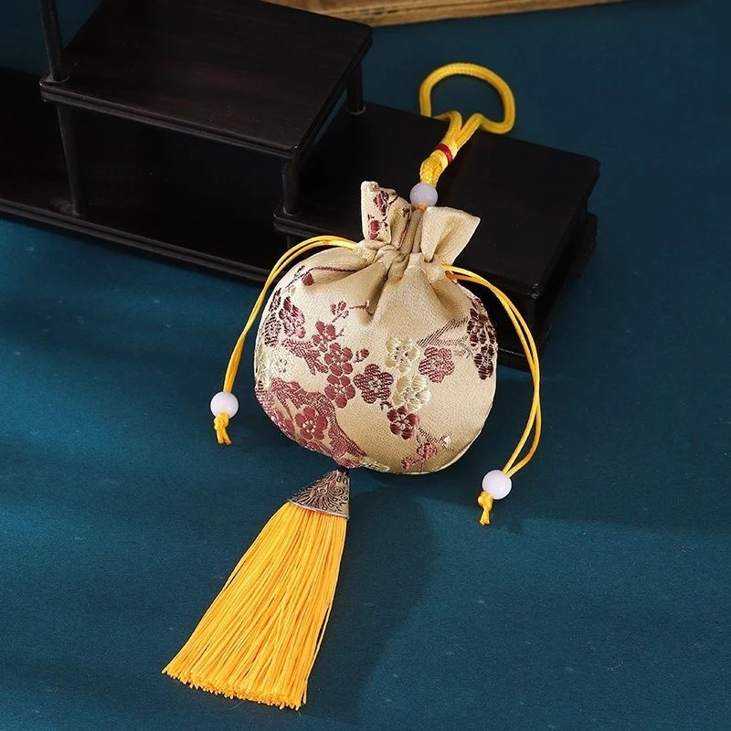 沉香勾丝车挂福袋多样性发一