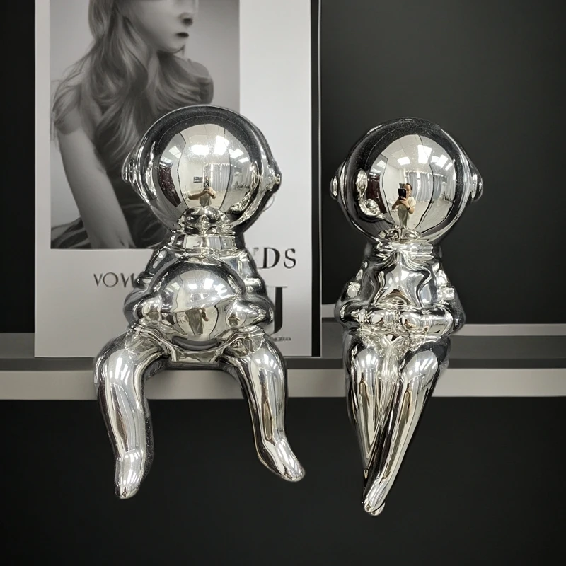 创意轻奢陶瓷宇航员墩墩太空人装饰摆件客厅电视柜酒柜餐边柜电镀