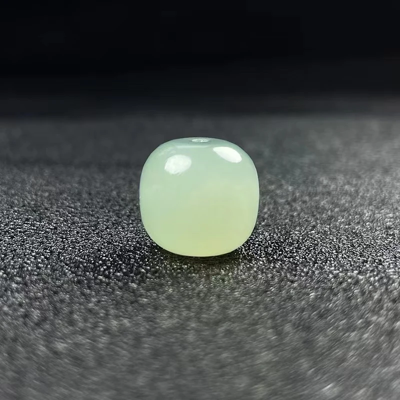 天然YU石老型珠苹果珠清水菠萝绿DIY文玩配饰桶珠手工雕刻散珠