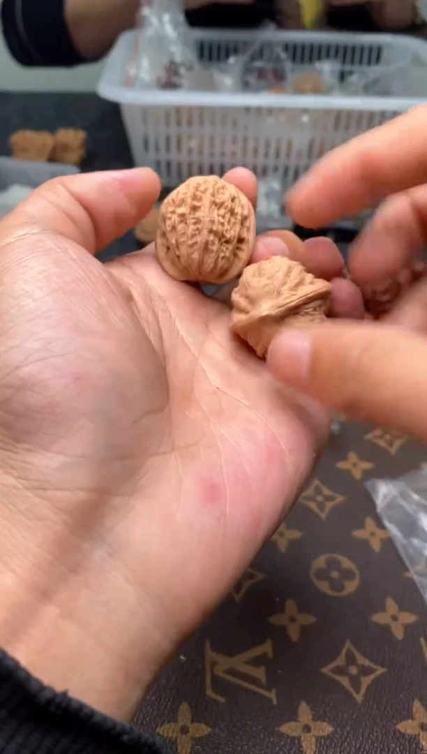 【闪购商品】文玩核桃把件30牛291